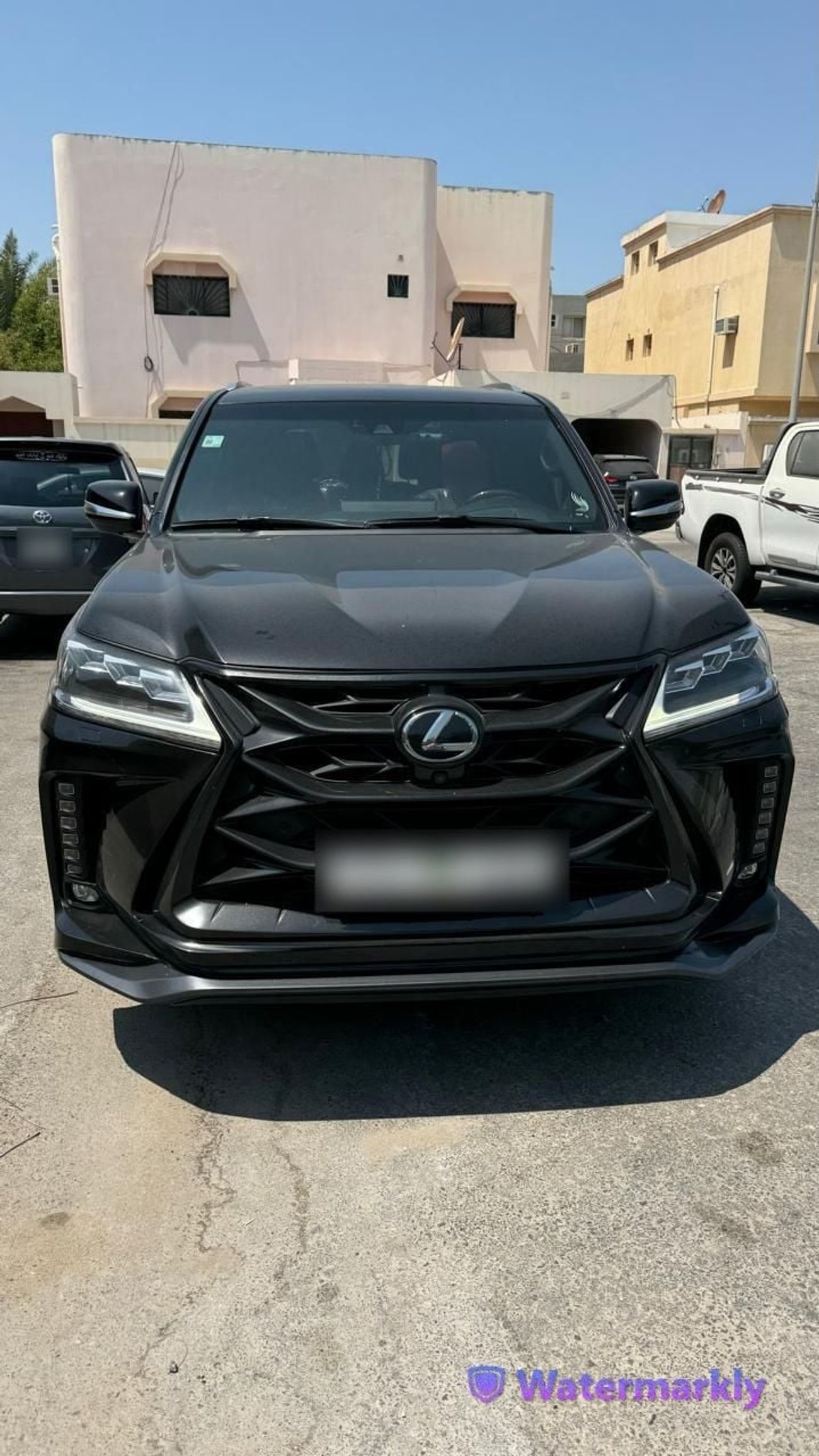 Lexus LX 570 Lexus LX 570 5.7 L Super Sport, with a VIP MBS upgraded front row