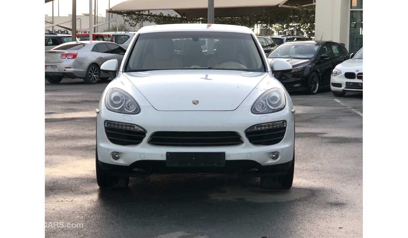 Porsche Cayenne S PORSCHE CAYANNE S MODEL 2013 GCC car prefect condition full option panoramic roof leather seats back