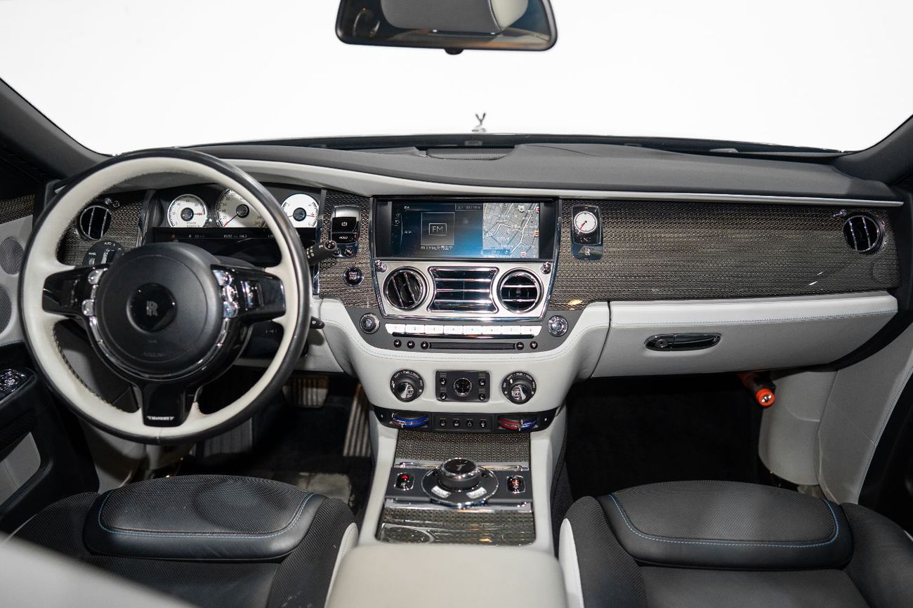 رولز رويس جوست Black Badge 6.6L