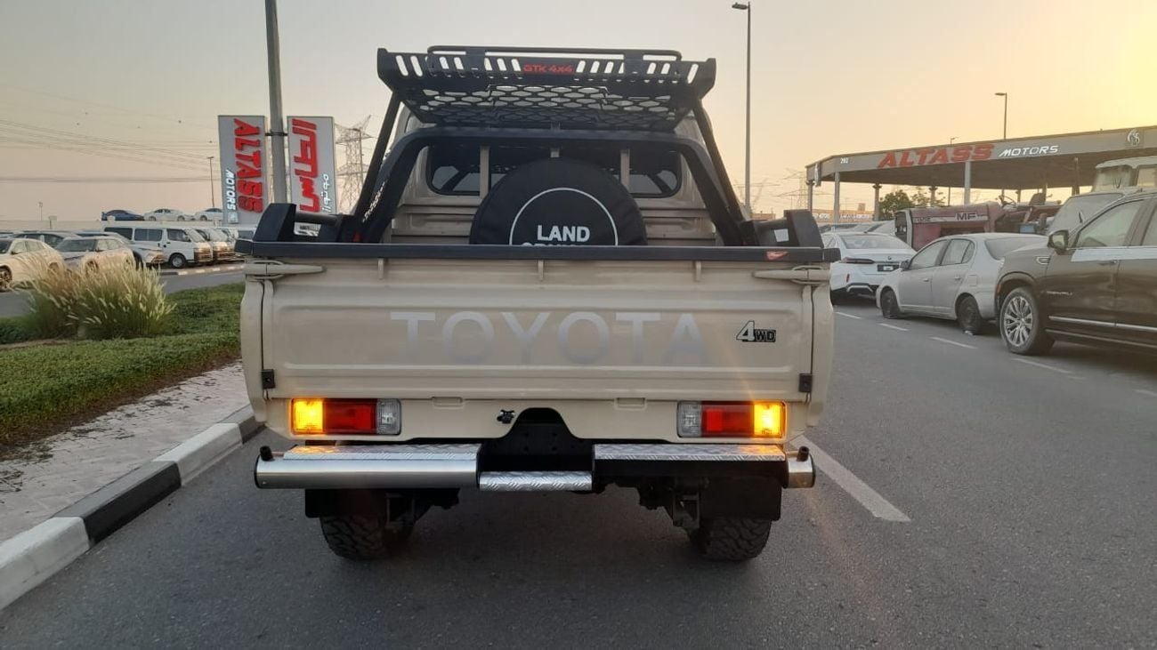 تويوتا لاند كروزر بيك آب MANUAL V8 RHD