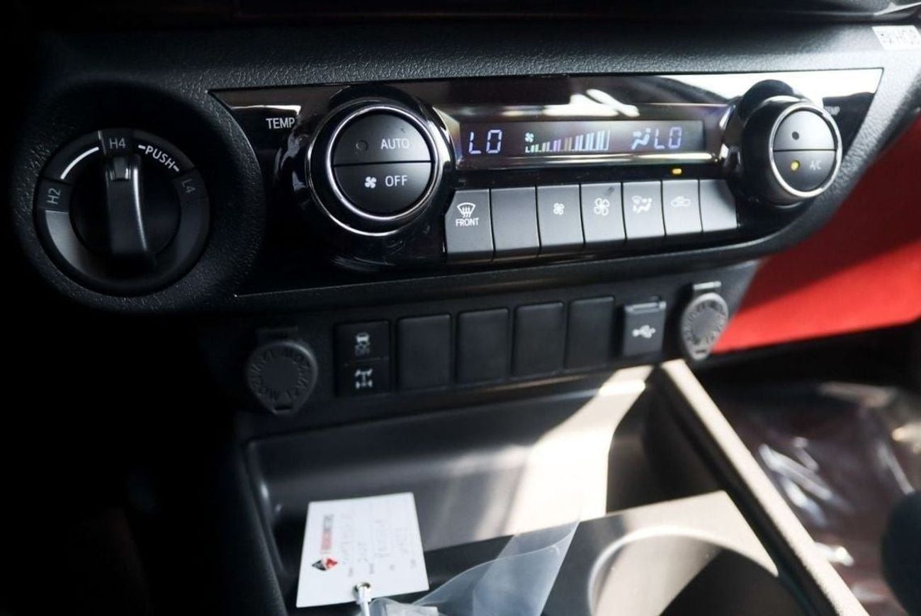 Toyota Hilux 2025 TOYOTA HILUX 4.0 V6 SR5 HIGH OPT **EXPORT ONLY**التصدير فقط خارج الخليج**
