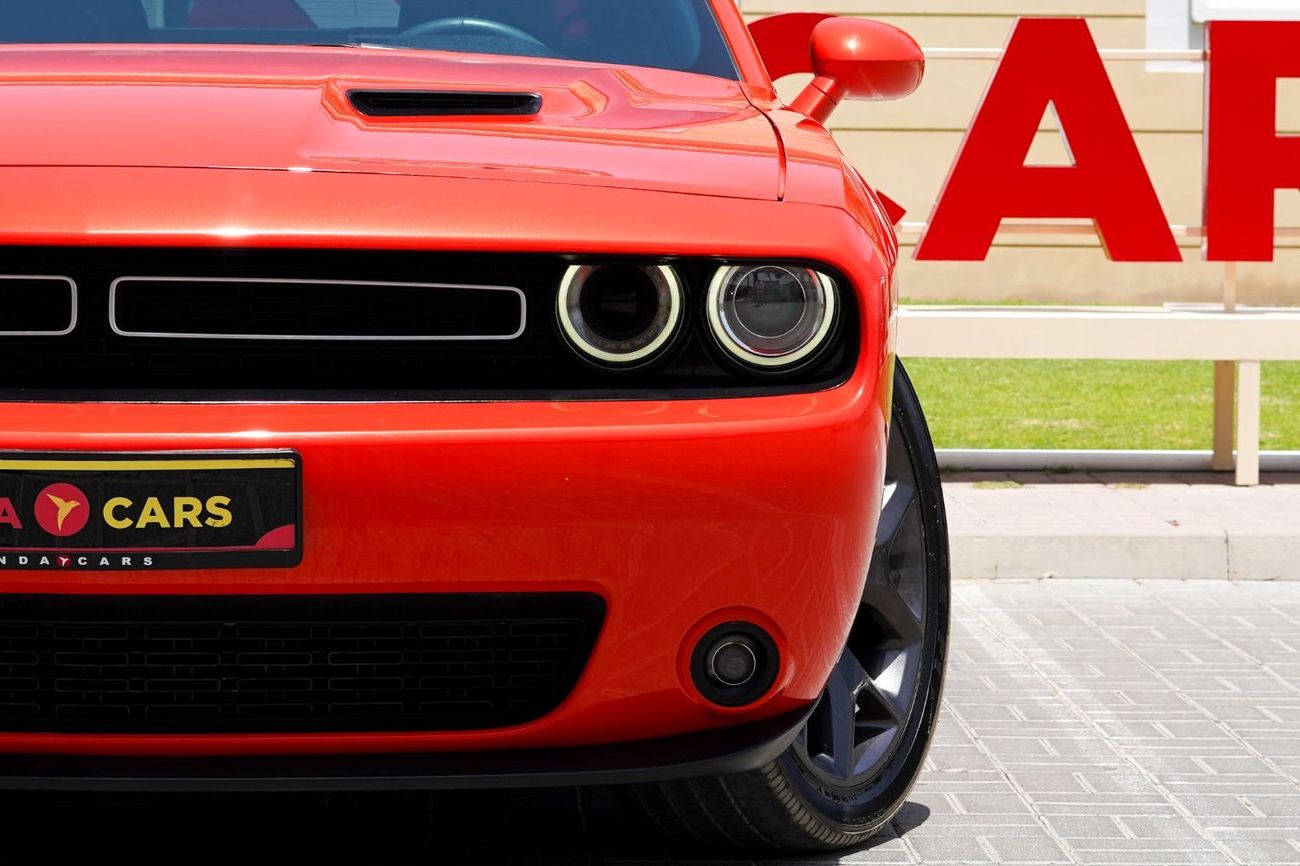 Dodge Challenger Dodge Challenger SXT Plus 2018 GCC (LOWEST MILEAGE) under Warranty with Flexible Down-Payment/ Flood