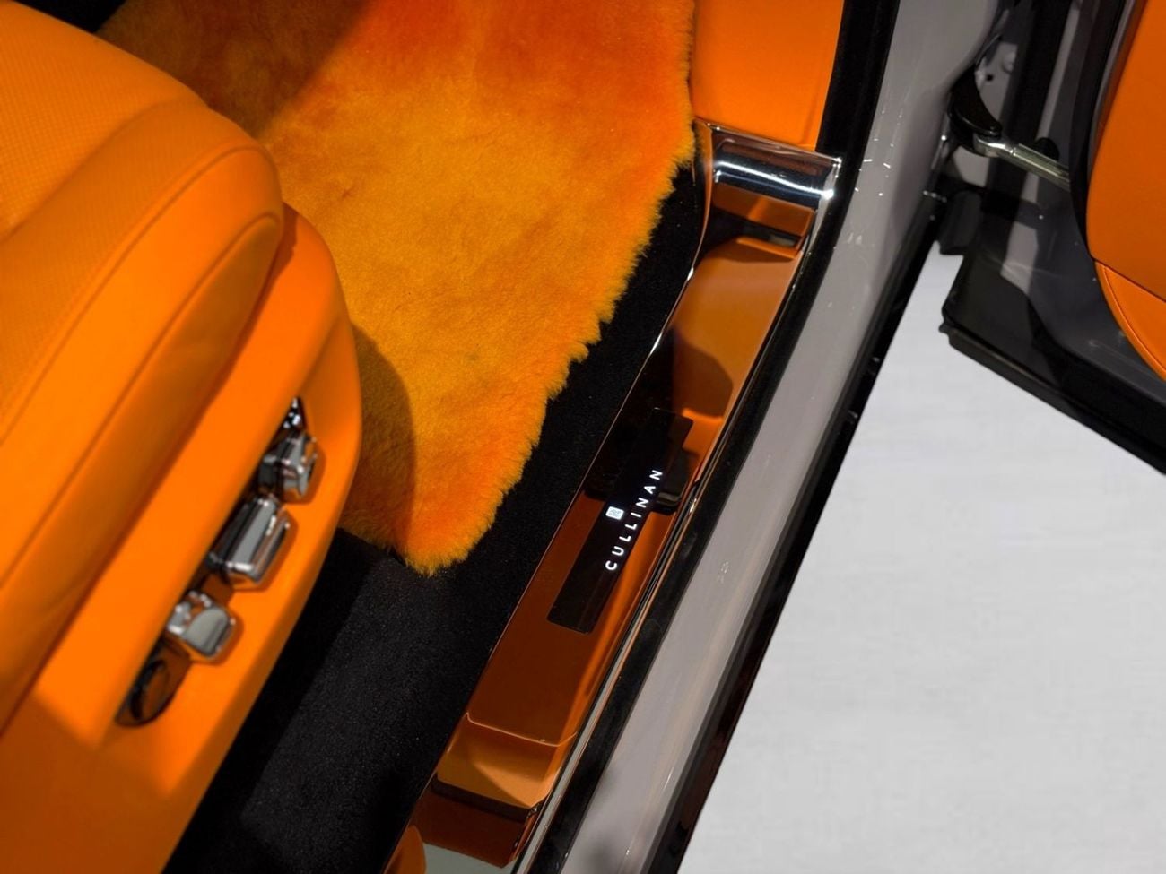 Rolls Royce Cullinan STD 2025 ROLLS ROYCE CULLINAN | BRAND NEW | 6.75L TWIN-TURBO V12 | 1,250 KM | NO ACCIDENT | EUROPEAN SPE