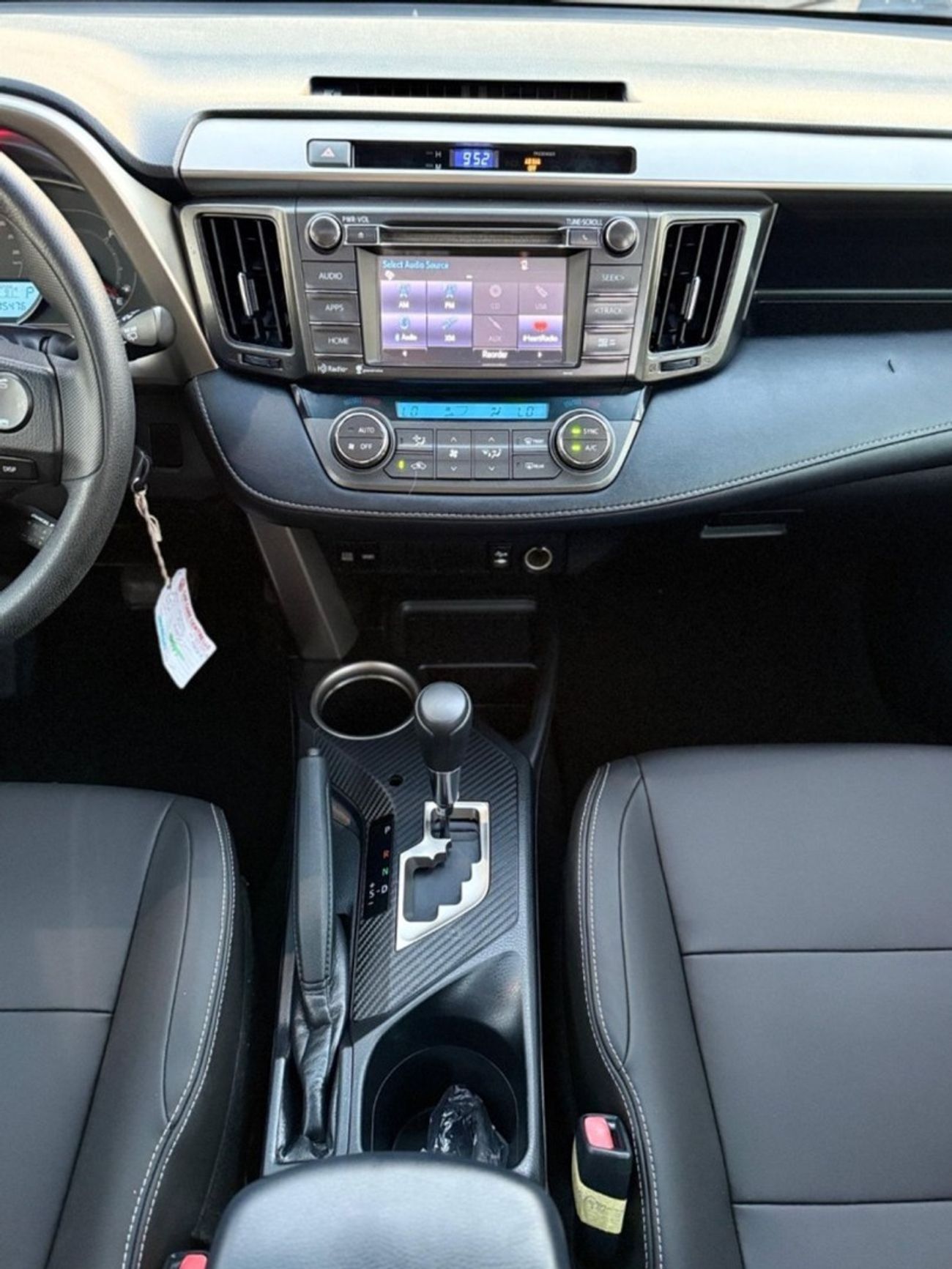 Toyota RAV4 VXR 2.5L XLE Sunroof, leather seats