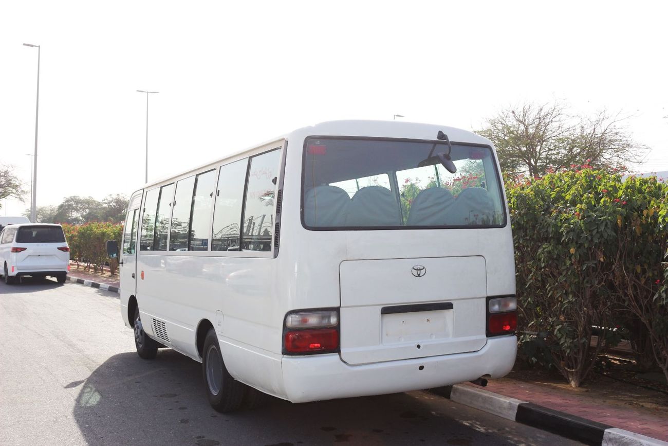 Toyota Coaster TOYOTA COASTER DIESEL 2011 GULF SPACE 20 PASSENGER