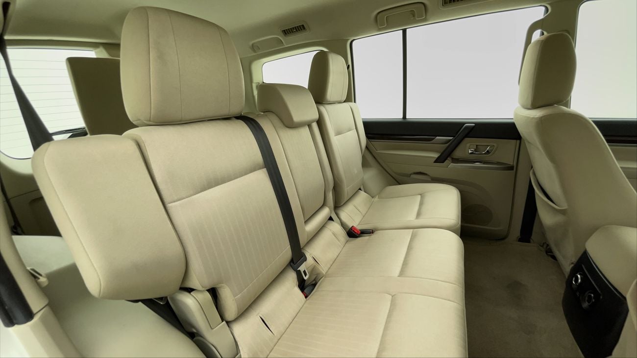 ميتسوبيشي باجيرو GLS MIDLINE 3 | بدون دفعة مقدمة | اختبار القيادة في المنزل