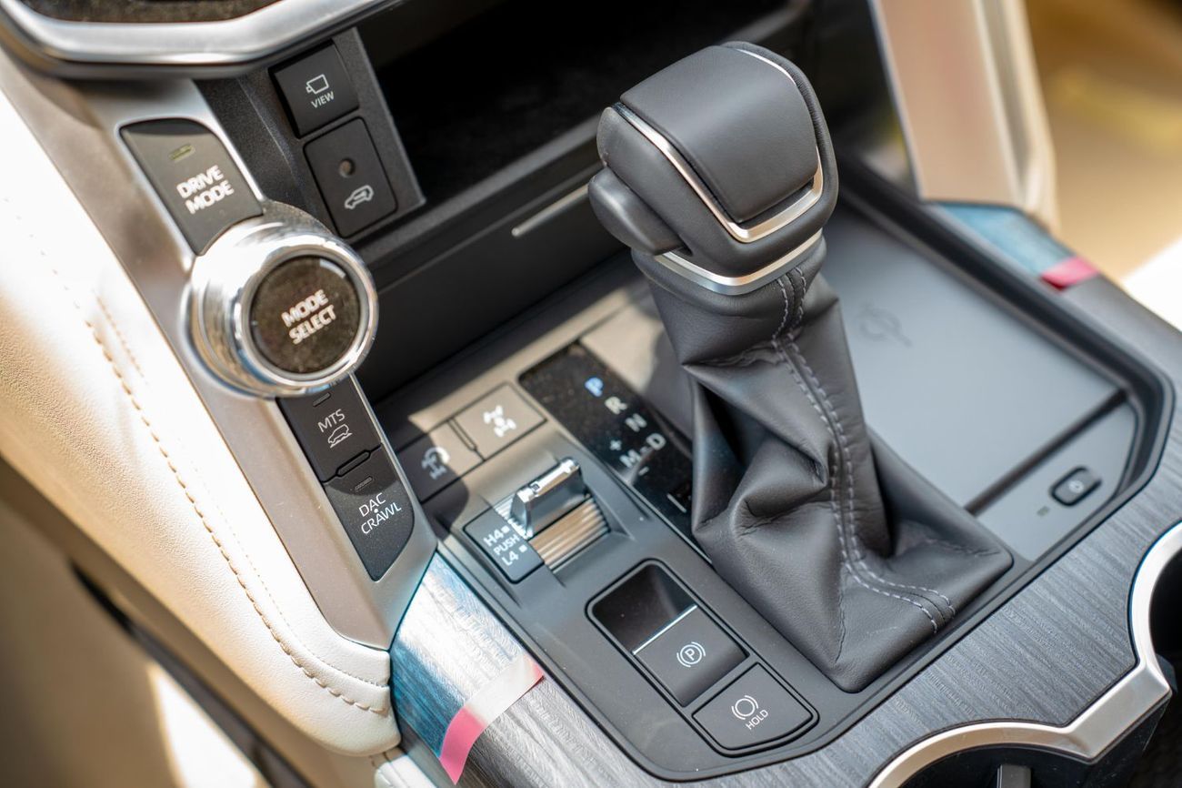 Toyota Land Cruiser 3.5T VXR Hybrid