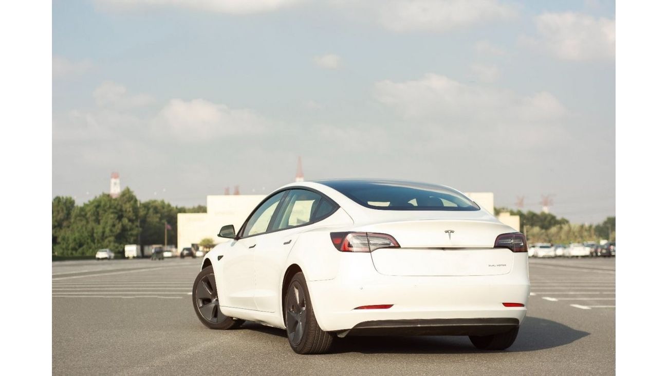 Tesla Model 3 usa All Wheel Drive