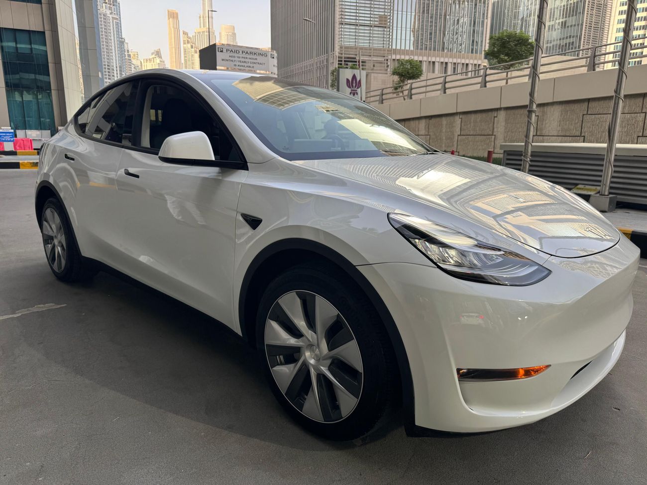 Tesla Model Y Long Range AWD AMERICAN SPECS