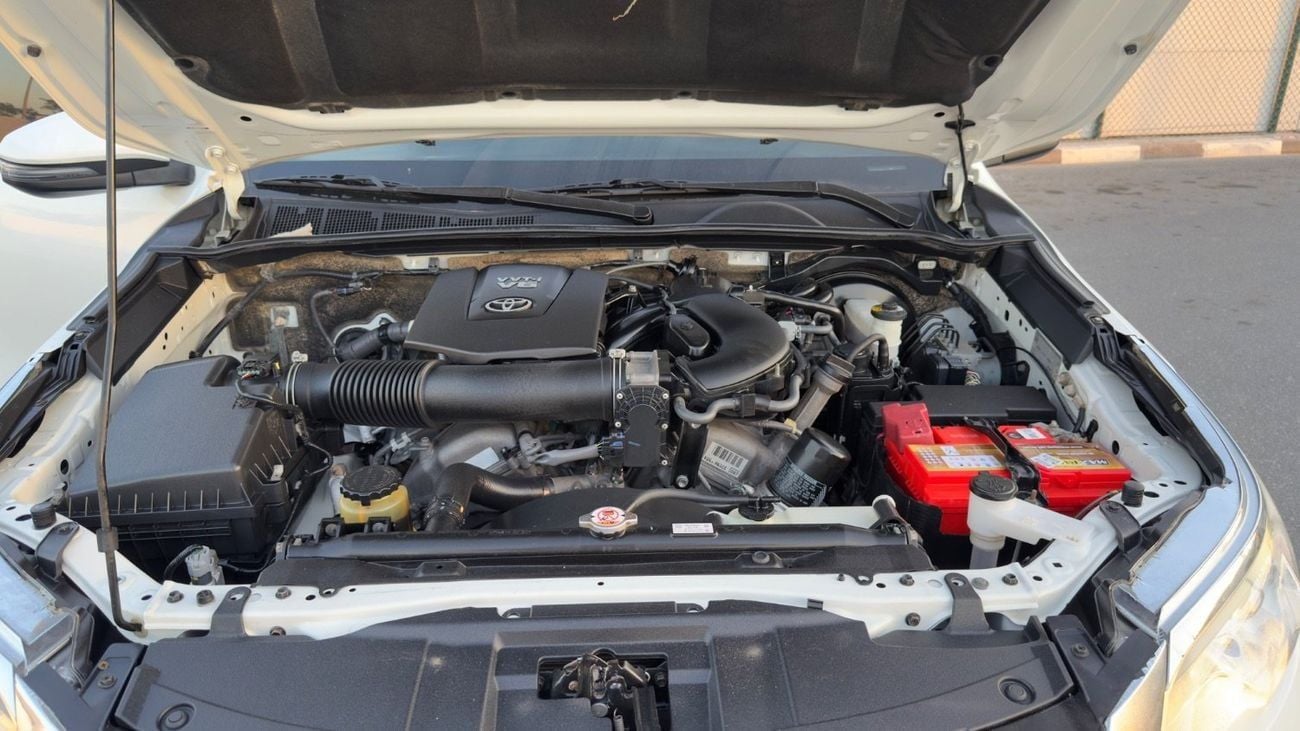 Toyota Fortuner GXR 4.0L (278 HP) V6 AUTOMATIC PETROL EXCELLENT CONDITION