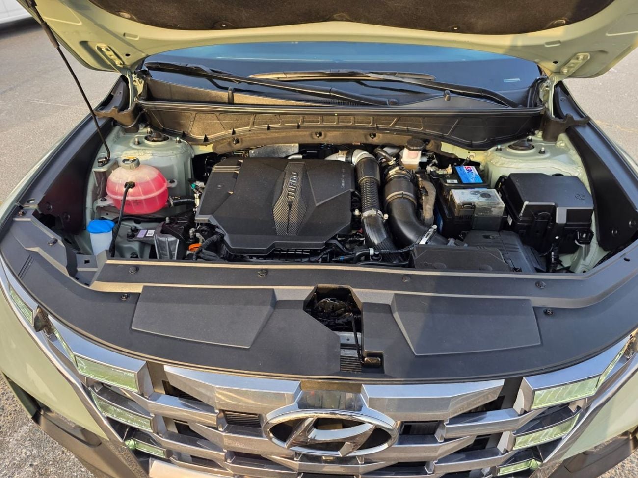 Hyundai Santa Cruz LIMITED (NON GCC)
