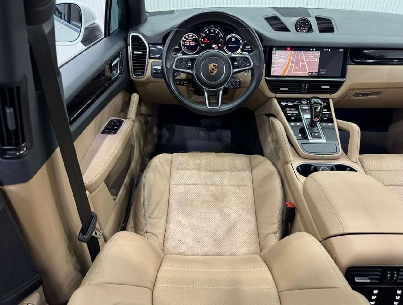 Porsche Cayenne Std 3.0L (335 HP) 2018 Porsche Cayenne, Warranty, Full Service History, Excellent Condition, GCC