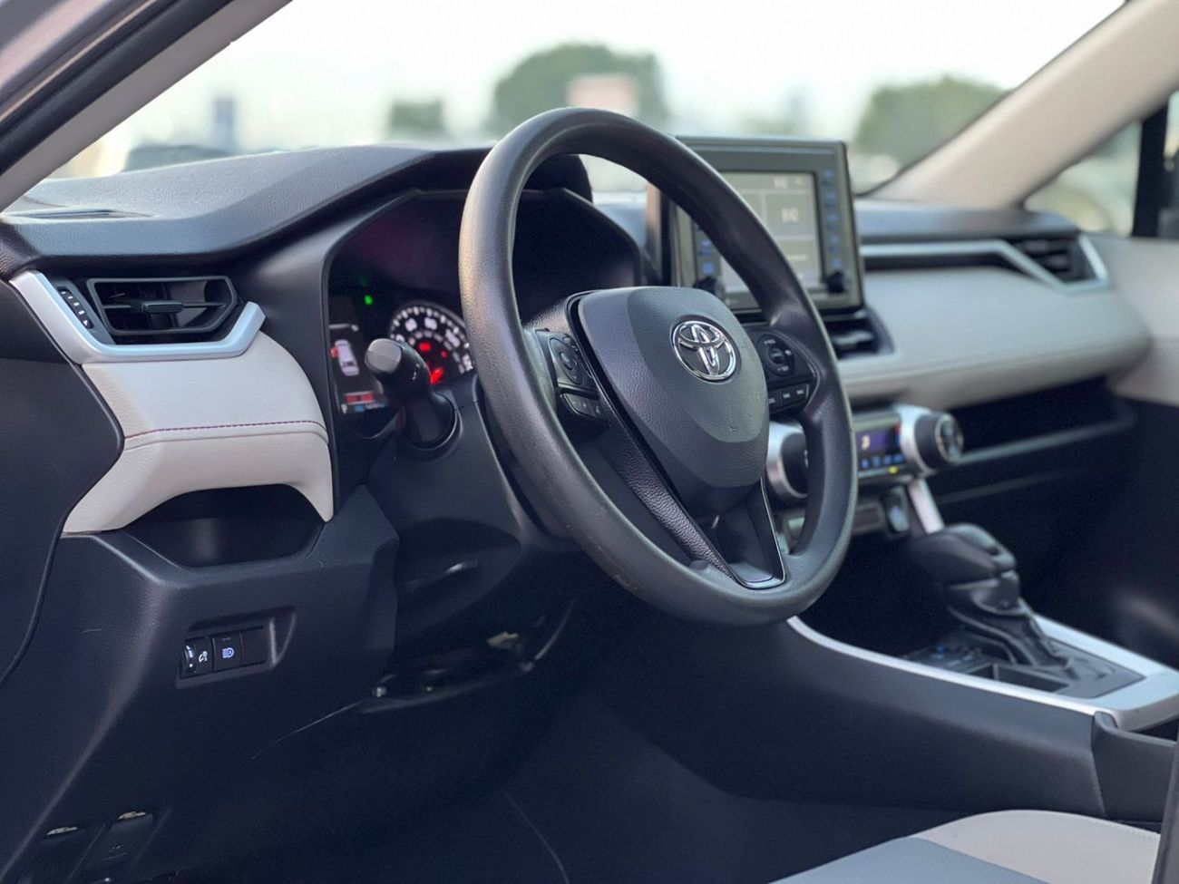 Toyota RAV4 2021 Toyota Rav4 XLE  - 2.5L V4 With Radar - Rear Camera - Leather Seats -