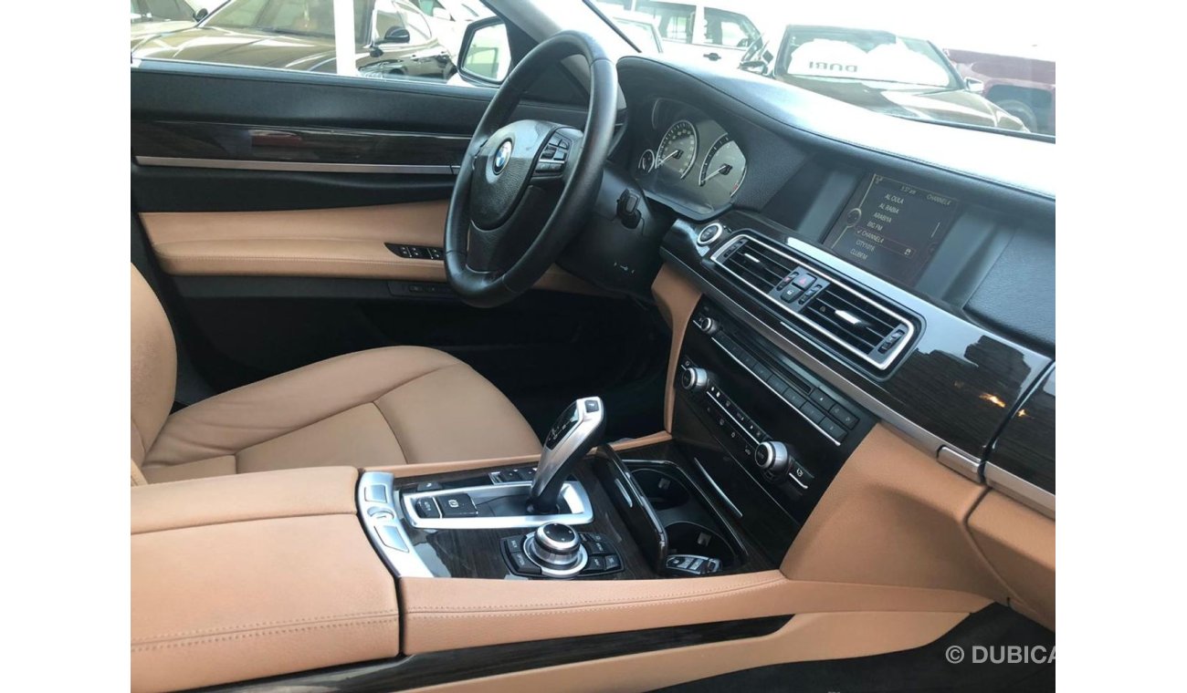 BMW 730Li Bmw 730 model 2012 GCC car prefect condition full option low mileage excellent sound system radio Bl