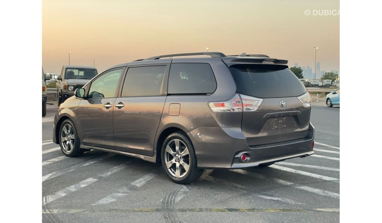 Toyota Sienna “Offer”2019 Toyota Sienna SE Special Edition - Full Option Automatic - 7 Seater - 3 Keys - UAE PASS