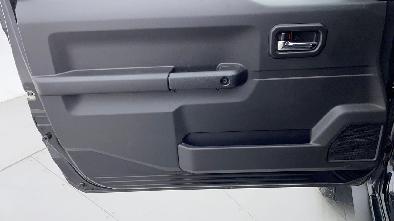 سوزوكي جيمني GL M/T 1.5 | بدون دفعة مقدمة | اختبار قيادة مجاني للمنزل