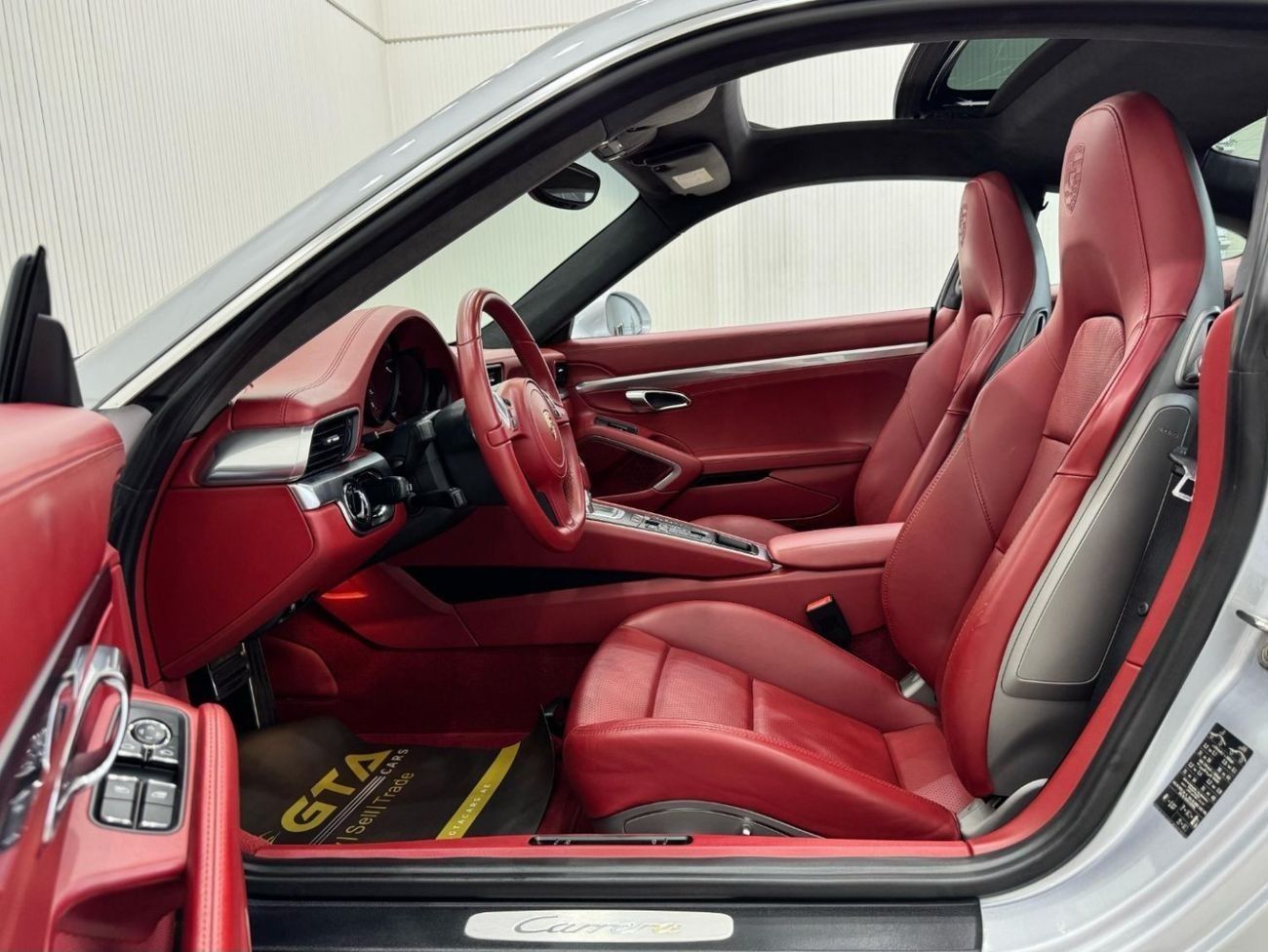 بورش 911 Carrera 3.4L Coupe 2015 Porsche 911 Carrera, Full Service History, Excellent Condition, GCC