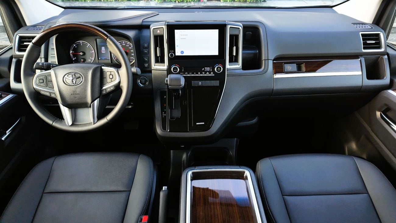 Toyota Granvia TOYOTA GRANVIA 2.8L Premium 2.8L diesel  Automatic Transmission 2025
