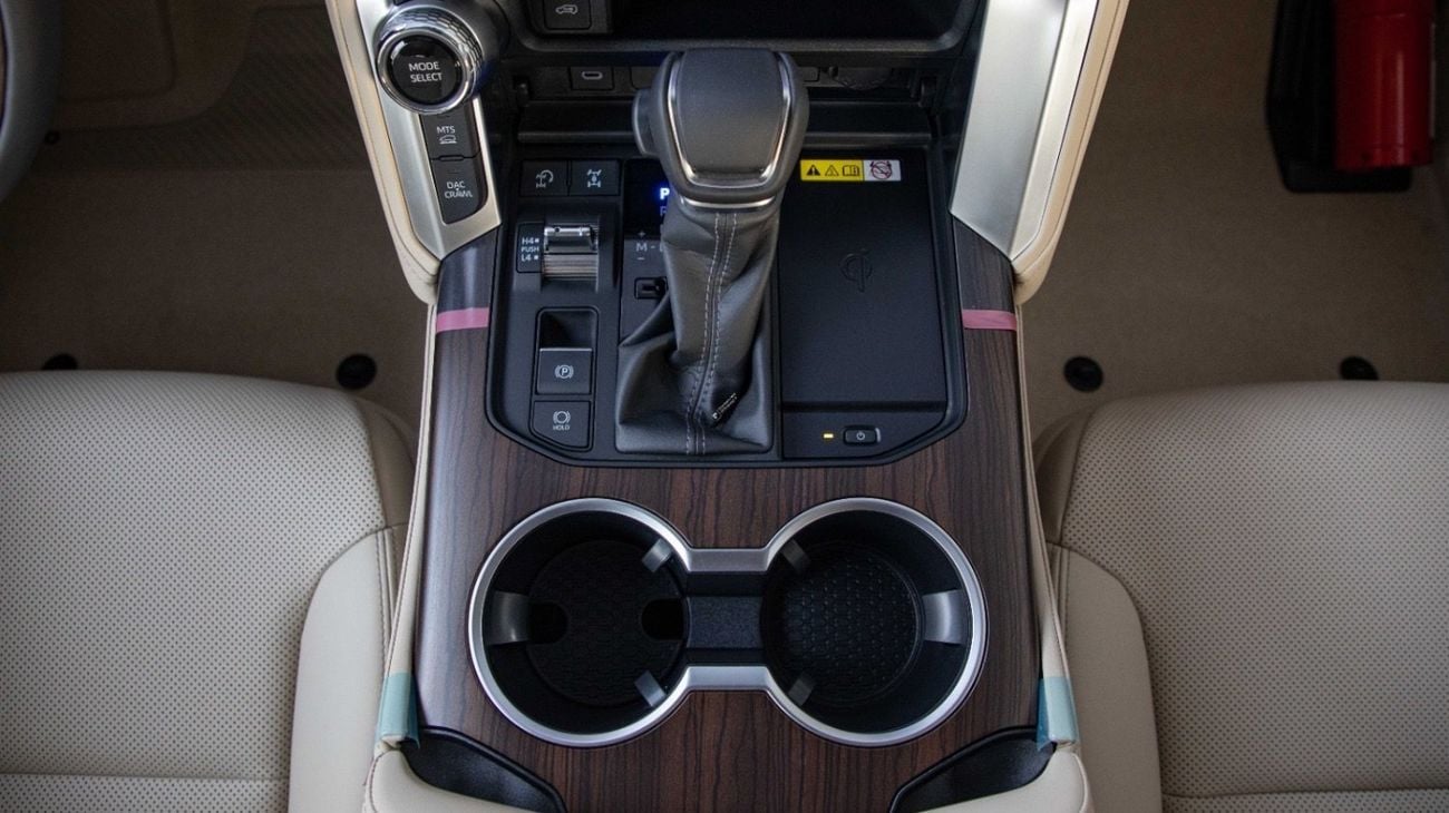 تويوتا لاند كروزر GXR2 3.3L 2025 LAND CRUISER 3.3L DIESEL FULL OPTION