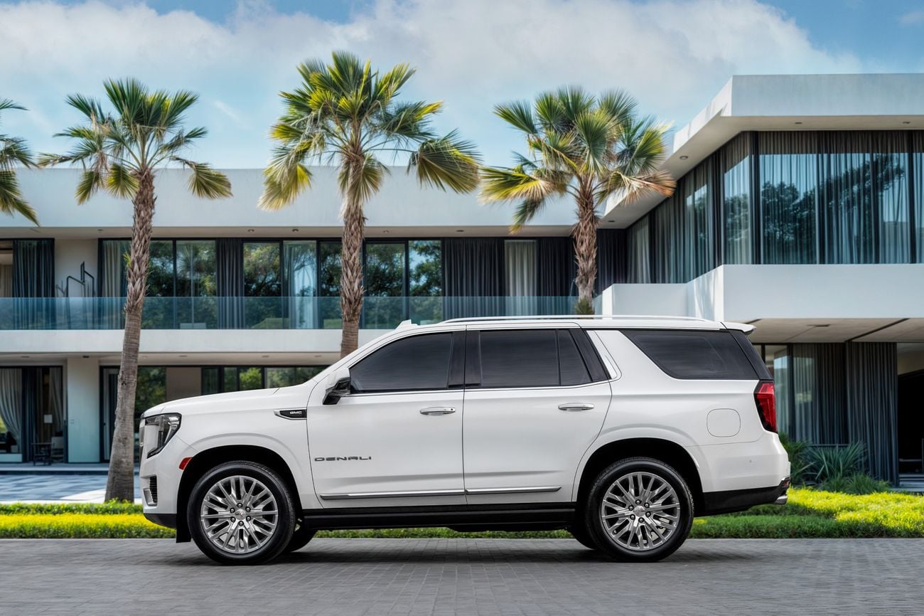 جي أم سي يوكون Yukon Denali | 4,896 P.M | 0% Downpayment | LOW KMS | FULL OPTION DENALI!