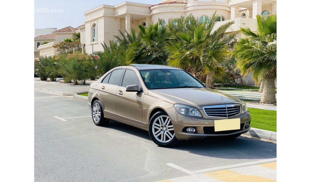 مرسيدس بنز C200 Mercedes - BENZ C200 KOMPRESSOR || GCC || Very Well Maintained