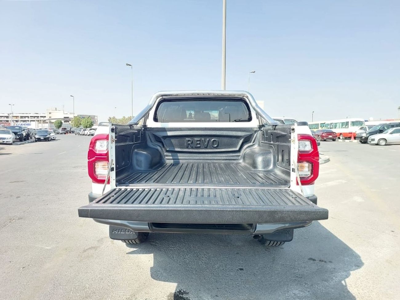 Toyota Hilux TOYOTA HILUX PICKUP RHD 2021 MODEL 2.8 L DIESEL  AUTOMATIC(PM34867)