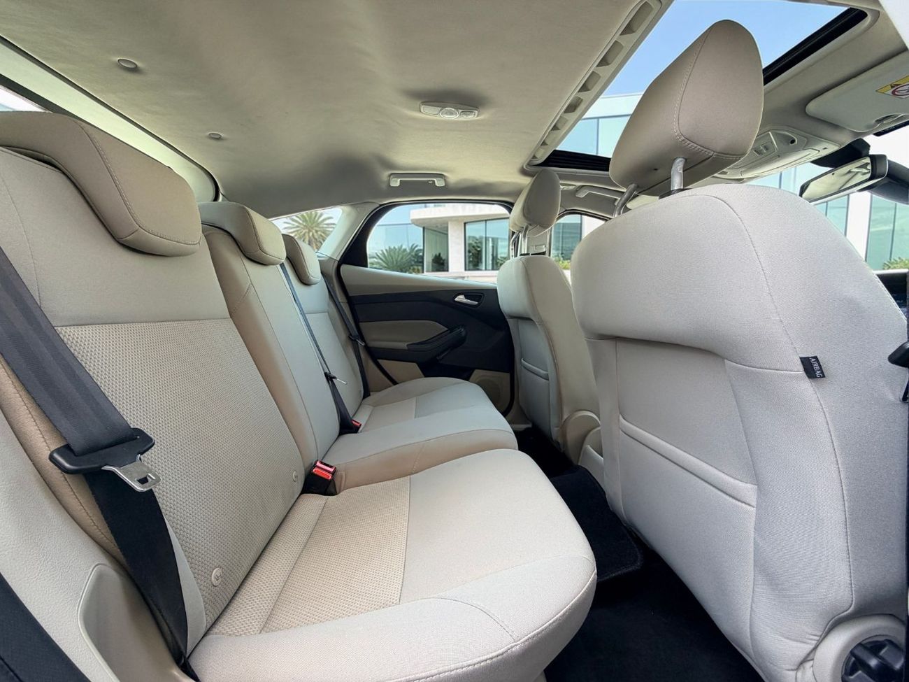 Ford Focus Trend 1.6L Hatchback FORD FOCUS 1.6L A/T Eco boost | 2017 | GCC SPECS | AED 530 per month