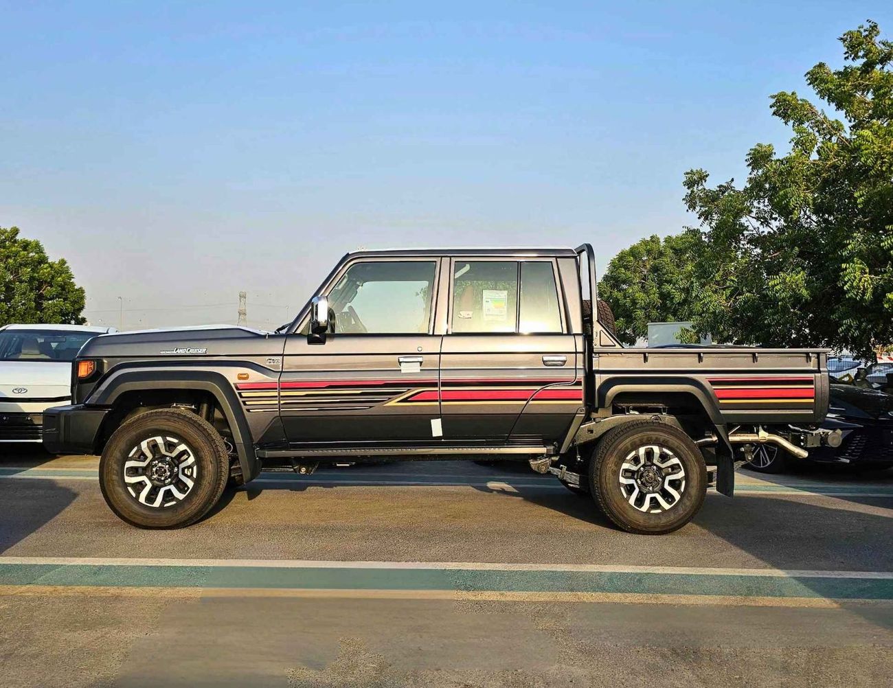 تويوتا لاند كروزر بيك آب LX-Z1 LC79 / DOUBLE CABIN AUTOMATIC / 2.8L DIESEL V4 4WD / LETAHER WITH REAR CAMERA / (CODE # LX-Z1)