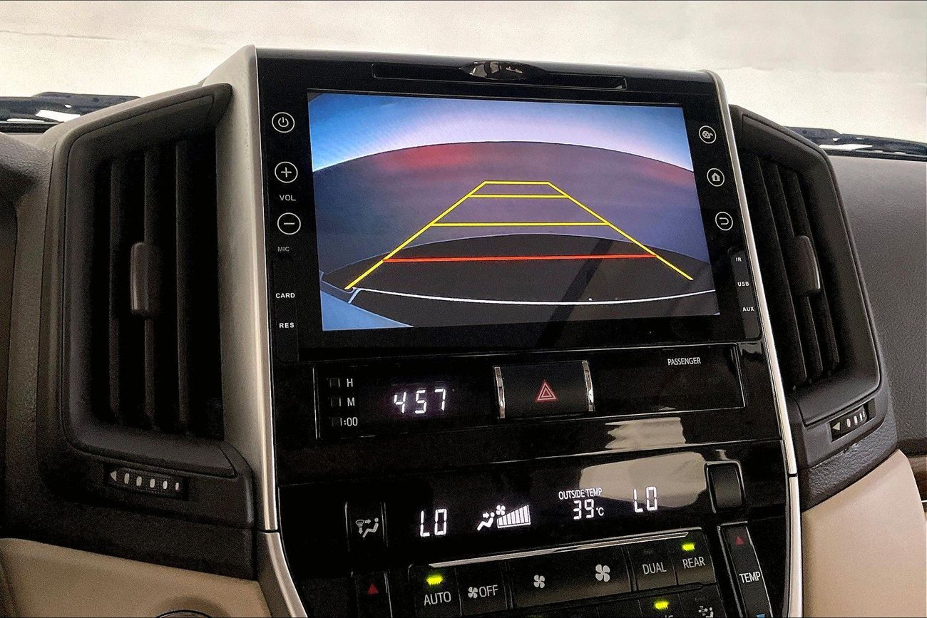 تويوتا لاند كروزر GXR | شامل الضمان | 0 ﺪﻔﻋﺓ ﺃﻮﻟﻯ