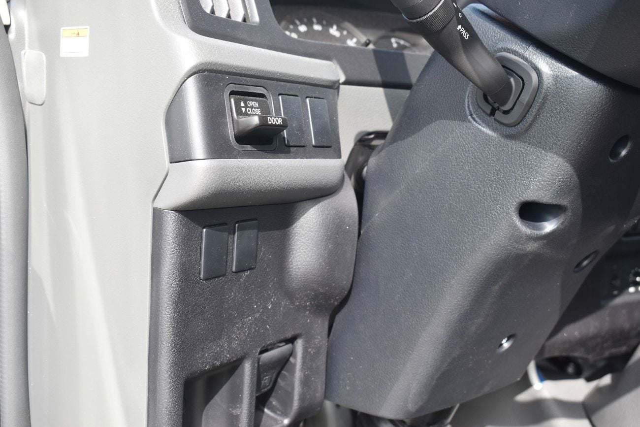 Toyota Coaster 2.7L (23-Seater) (WITH BAGGAGE RACK AND CURTAIN RAIL)