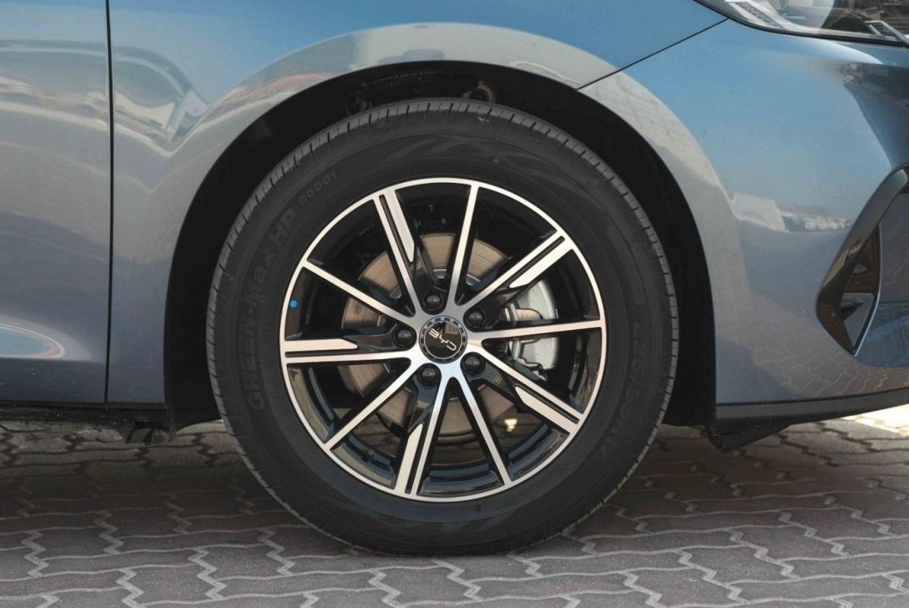 BYD Seal 2024 BYD SEAL 06 DM-i 120KM HONOR 1.5 Plug-in Hybrid - Grey inside Black | Export Only