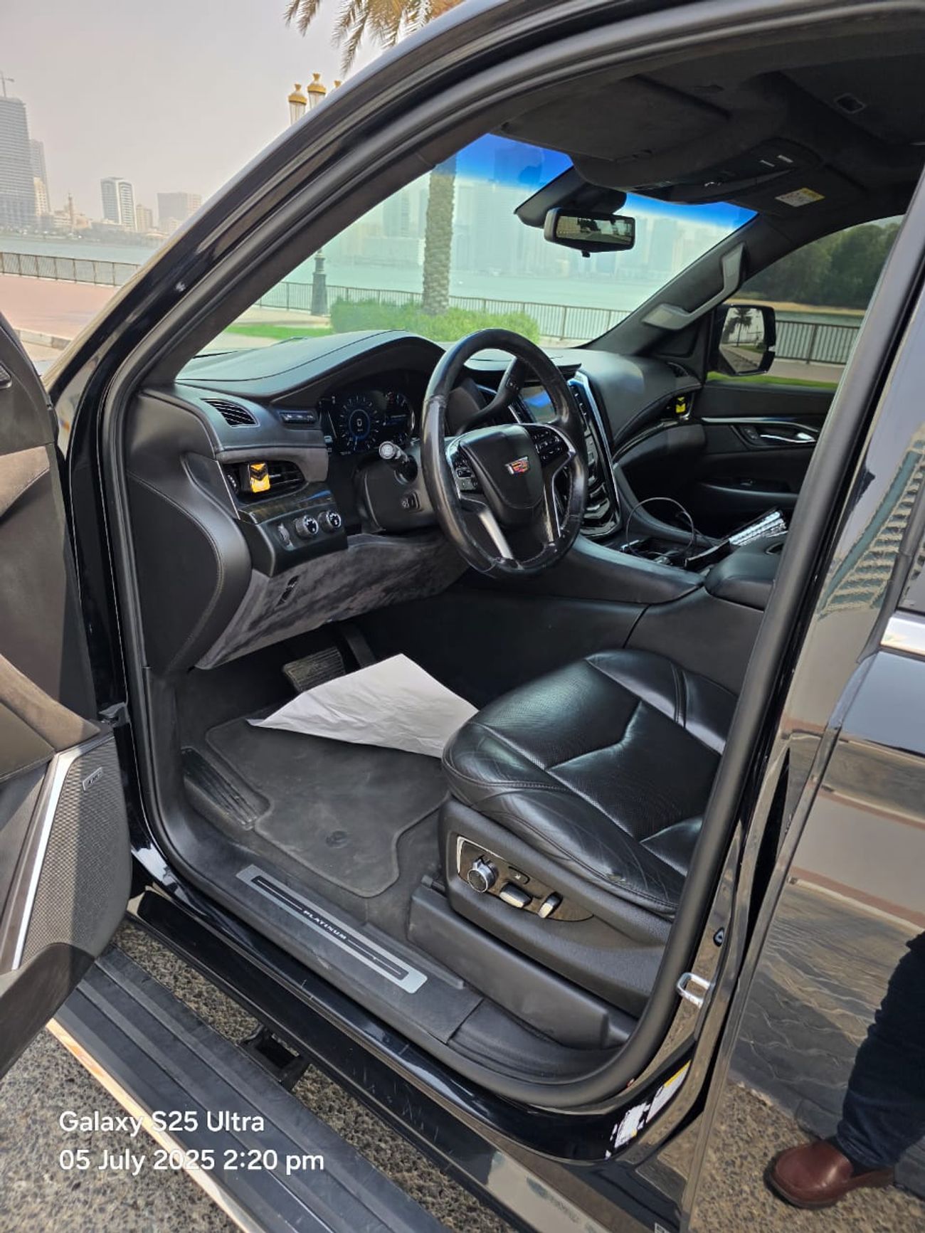 كاديلاك إسكالاد L Platinum 6.2L