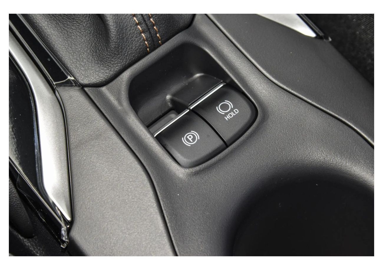 تويوتا ليفين LUXUARY