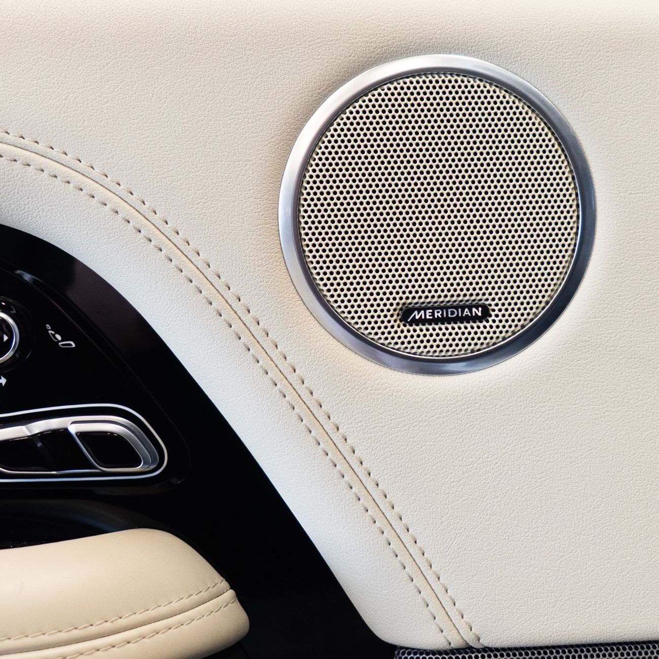 لاند روفر رينج روفر AED 2,682 pm • 0% Downpayment • Range Rover Vogue • 1 Year Warranty