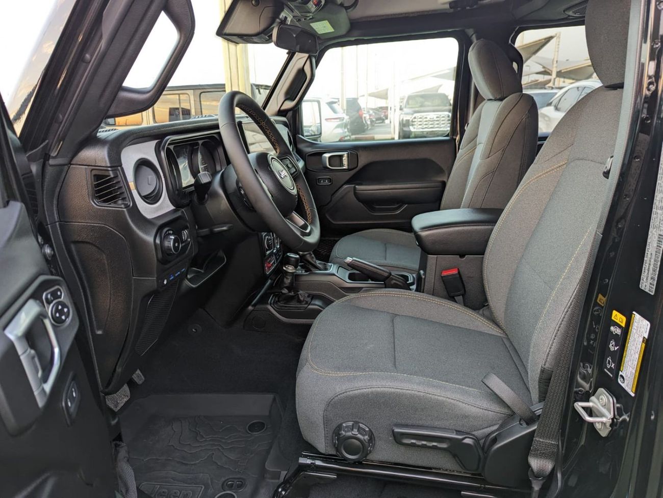 جيب رانجلر JEEP WRANGLER 2024 HYBRID 4/4 WILLYS  ALSO CHARGING WIRES AVALIBLE CAR IS CLEAN SAME LIKE  NEW ZERO