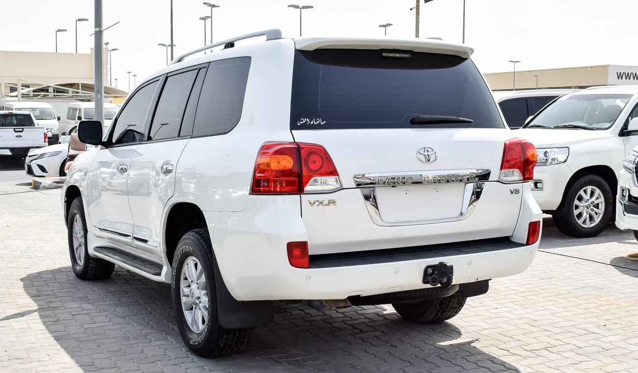 Toyota Land Cruiser VXR V8.