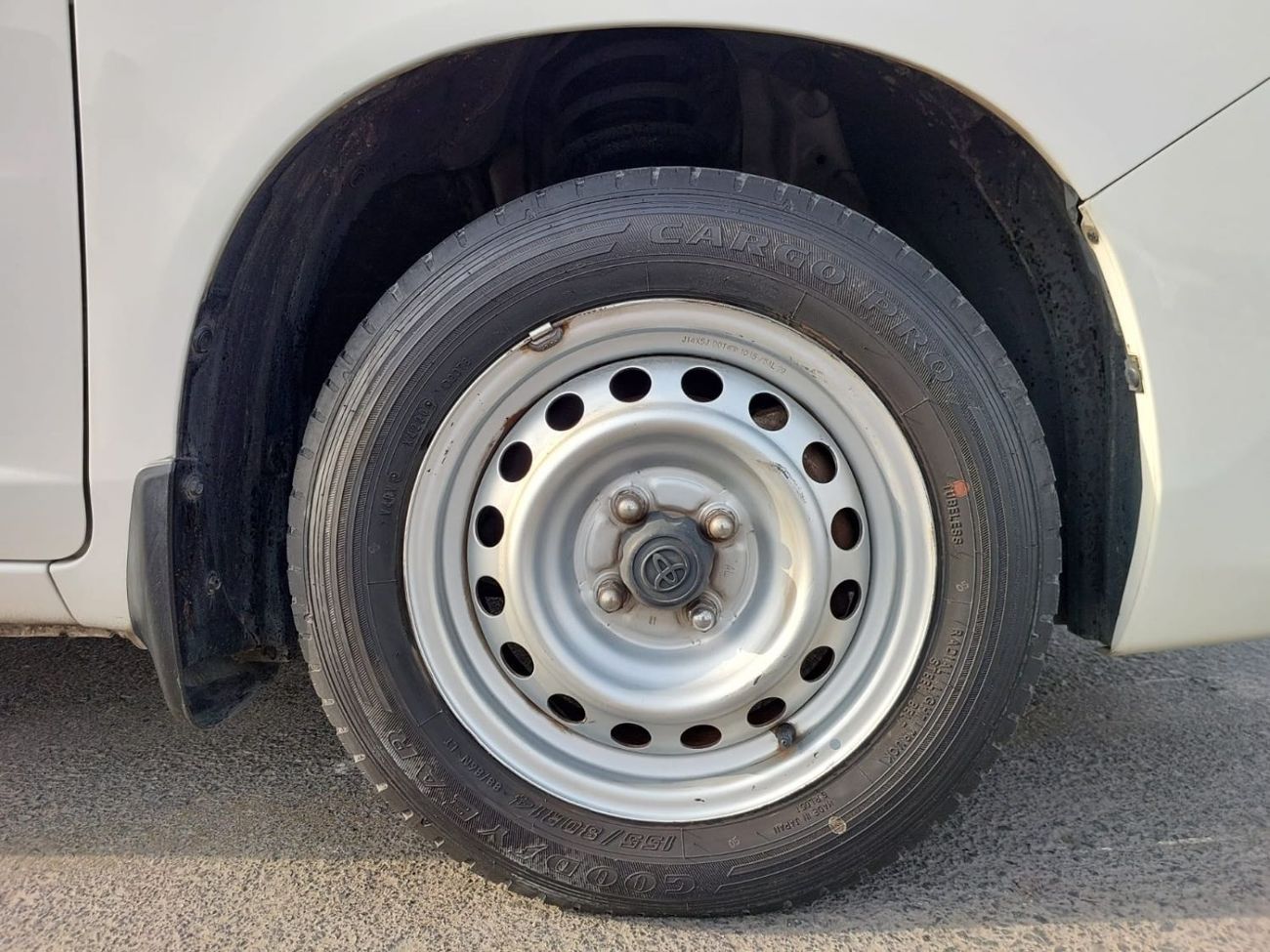 Toyota Probox TOYOTA PROBOX VAN RHD 2015 MODEL 1.3 L PETROL AUTOMATIC(PM13254)