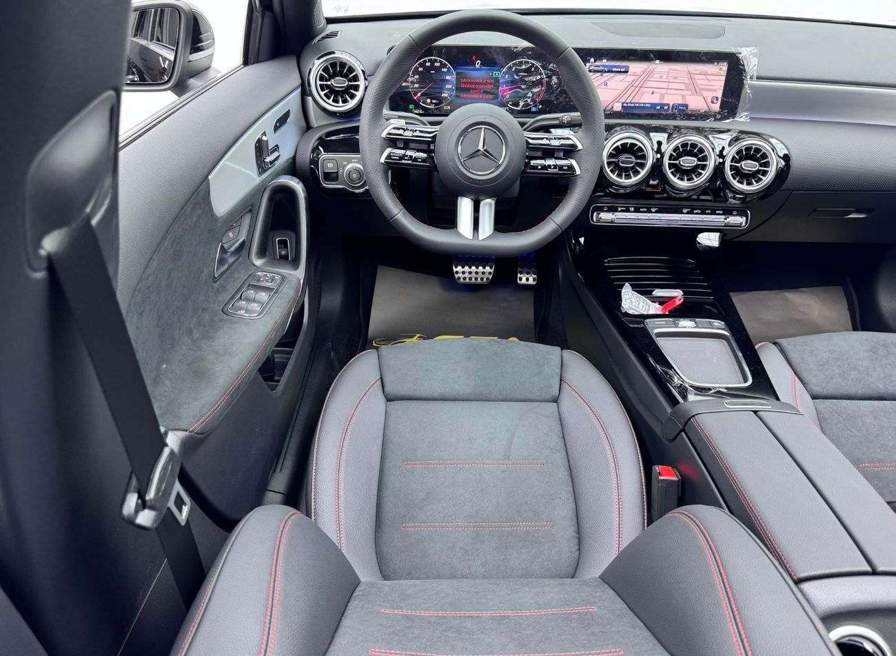 مرسيدس بنز A 200 Std 1.4L *Brand New* Mercedes Benz A200, 5 Years Mercedes Warranty, Delivery Kms, GCC