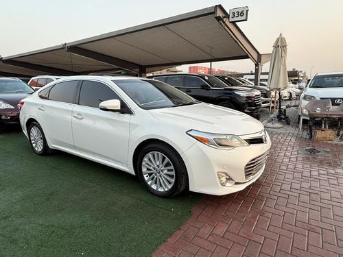 Toyota Avalon SE+ full option ,in showroom condition