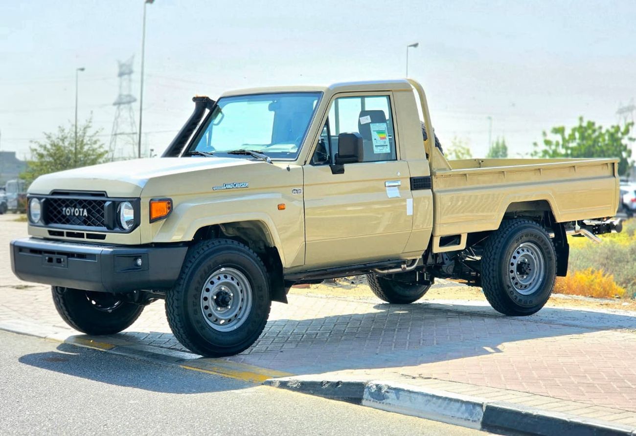 تويوتا لاند كروزر بيك آب TOYOTA LC79 SINGLE CABIN PETROL 4.0 - A/T - STD - E - DIFF LOCK - 2025 MODEL - BEIGE INSIDE BEIGE - 