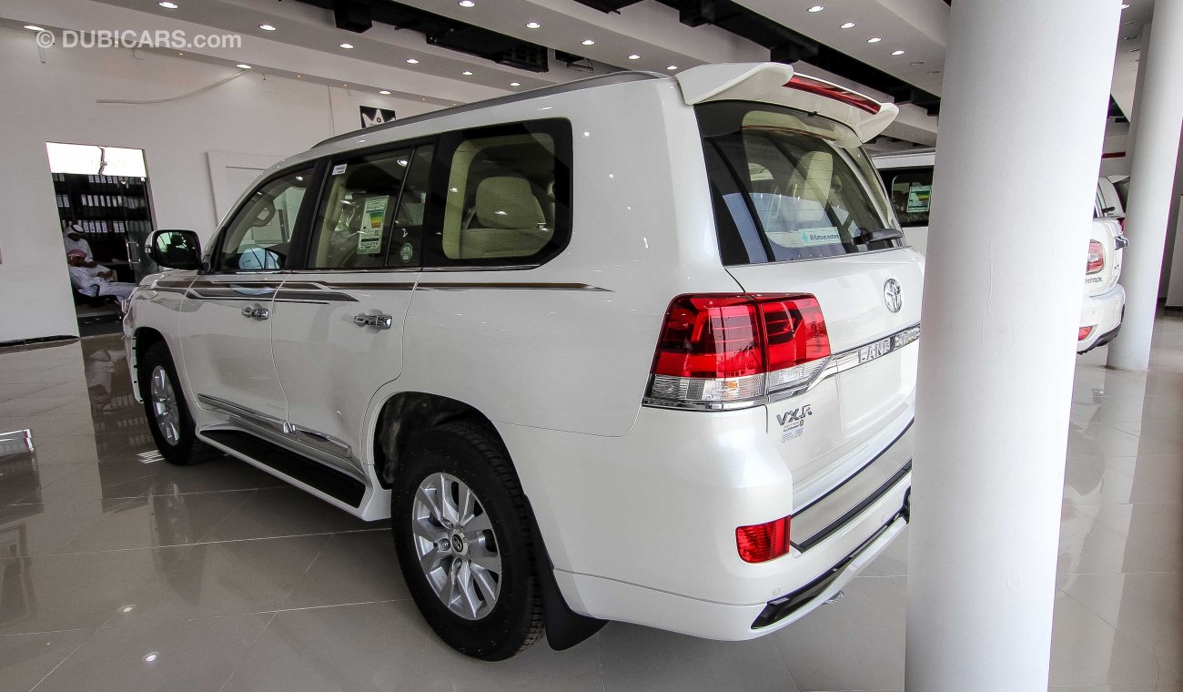 Toyota Land Cruiser VXR 5.7 V8