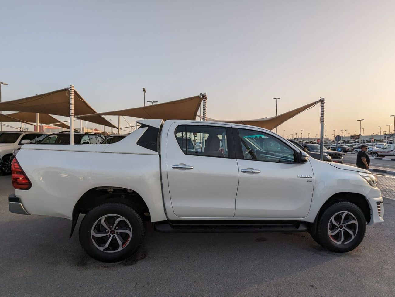 Toyota Hilux TOYOTA HILUX TRD V6 engine 4.0 4x4 petrol perfect condition inside and outside original color withou