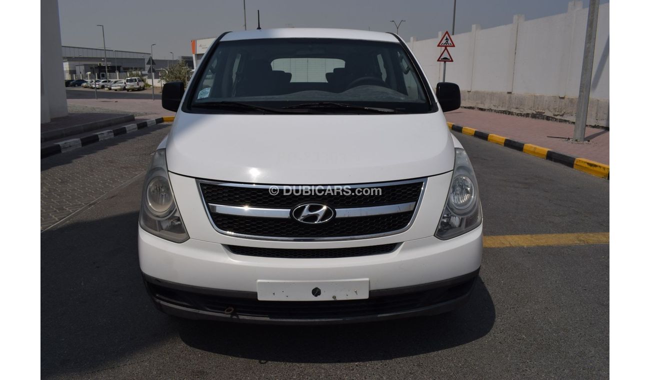 Hyundai H-1 Std Hyundai H-1 Van 12 seater, Model:2015. Excellent condition
