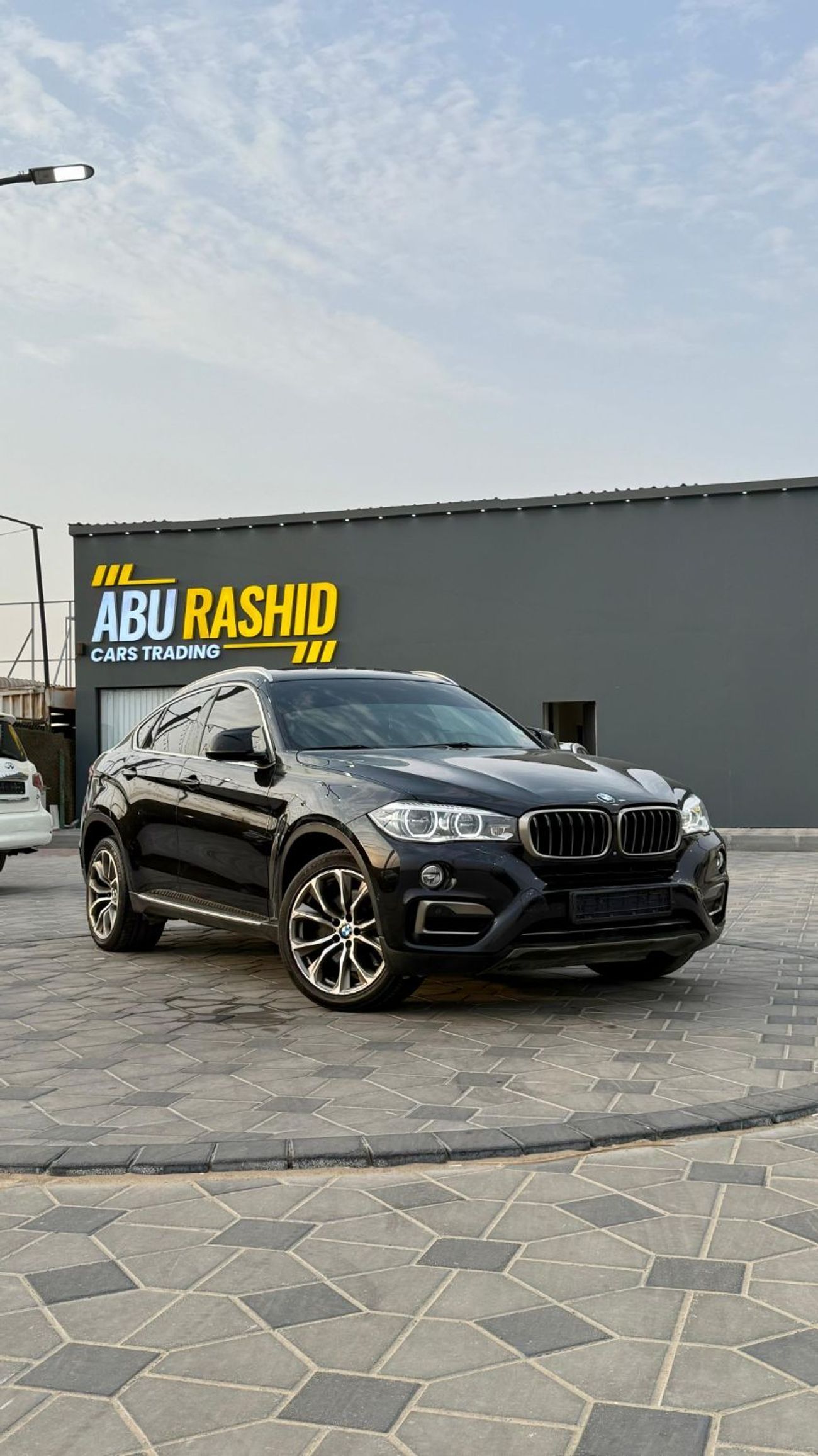 بي أم دبليو X6 50i Exclusive 4.4L