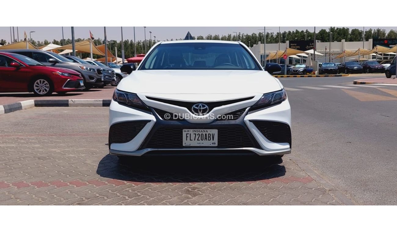 Toyota Camry SE Low mileage
