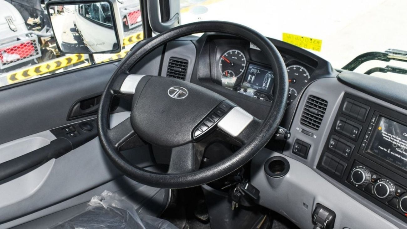 تاتا بريما TATA PRIMA 4X2 Tractor Head