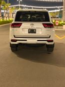 تويوتا لاند كروزر VXR