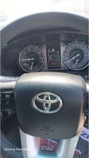 Toyota Hilux diesel 2.8 liter automatic gear with back camera push button start
