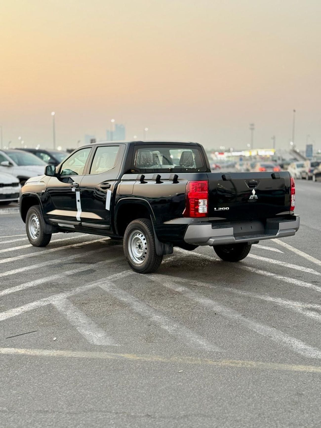Mitsubishi L200 GL Double Cab Petrol 2.4L