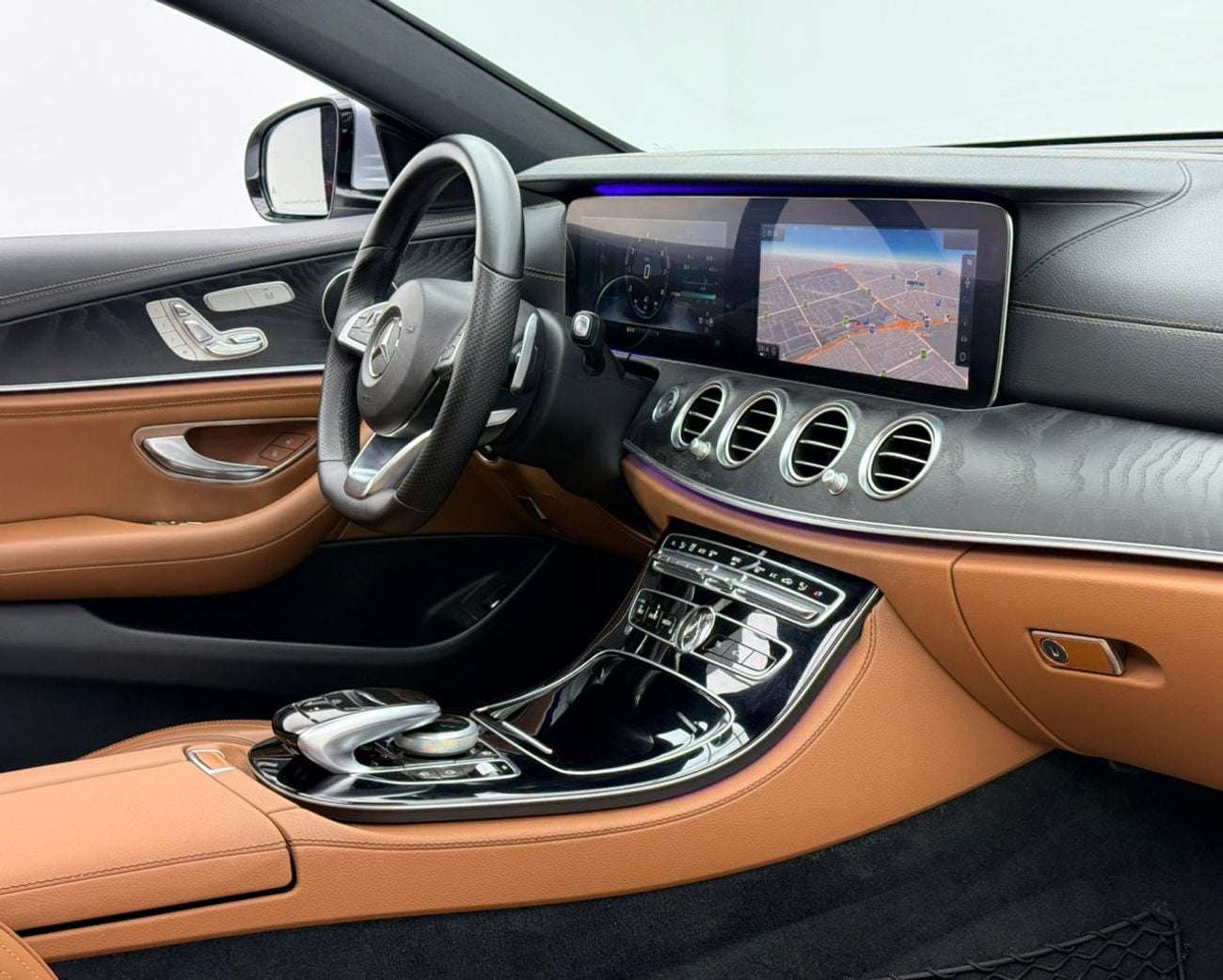 مرسيدس بنز E300 2017 Mercedes-Benz E300, Service History, Fully Loaded, Excellent Condition, GCC